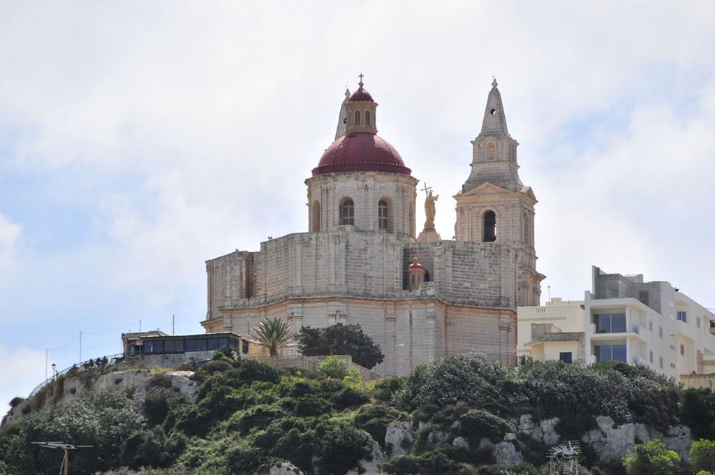 Beachfront With Seaviews Apartment No56 Award Winner Unbeatable Location For Closeness To The Sea Ideal For Guests Looking For Winter Spring And Autumn Breaks In Sunny Malta Also Ideal For Coastal Hikers Меллиеха Экстерьер фото